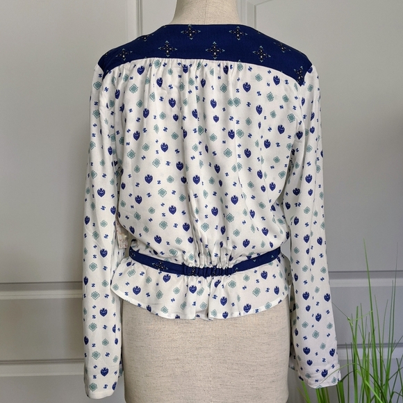 Free People Top Half Wrap V-Neck Long Sleeve Cinched Waist Ivory Blue M NWT - Picture 5 of 8